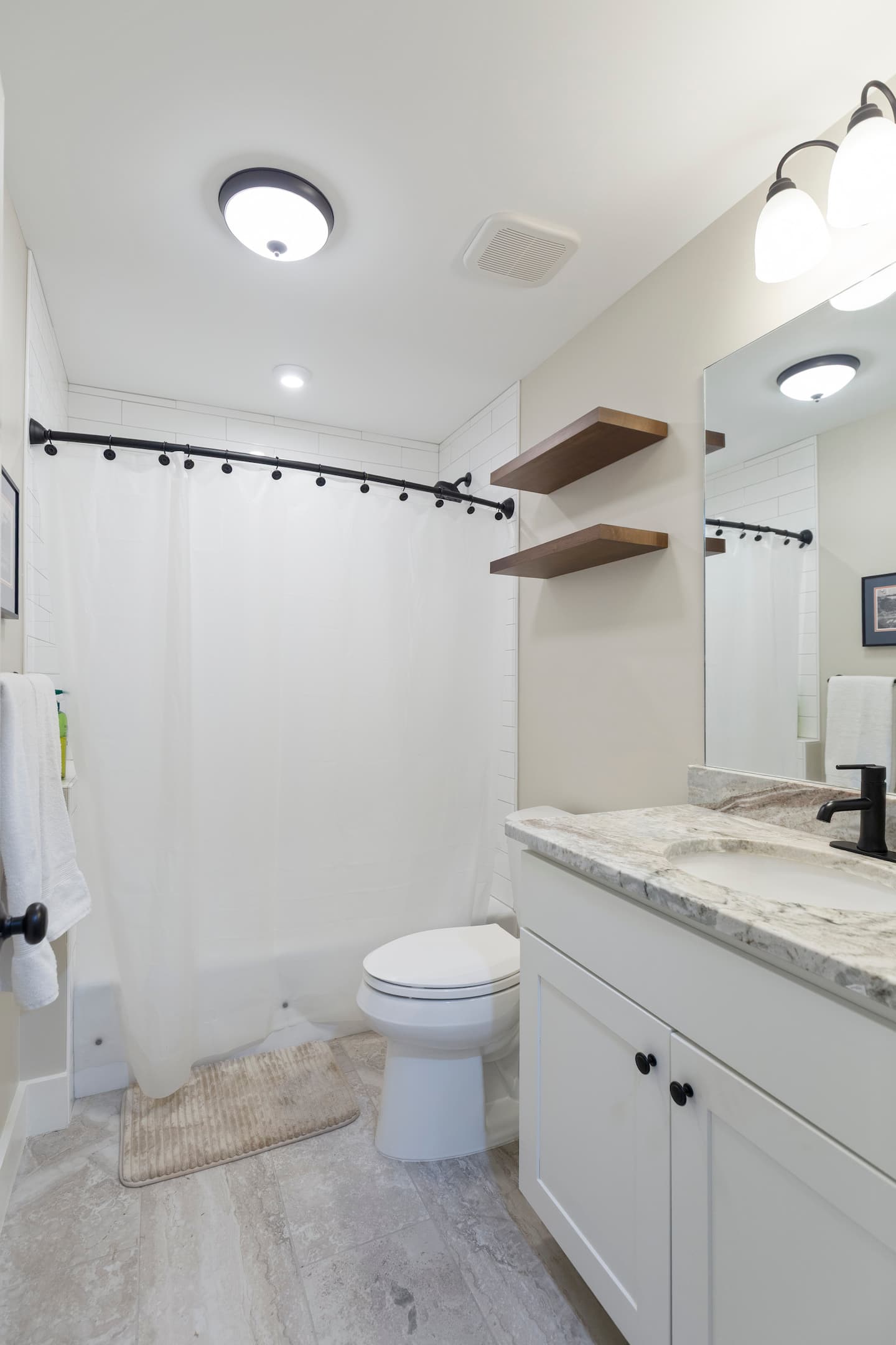 Lakeside Suite B — photo 11