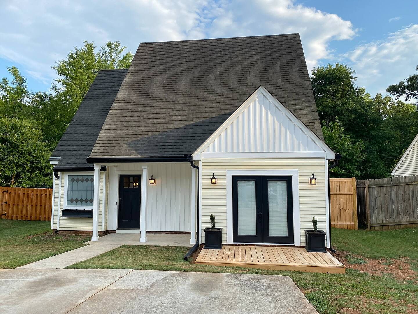 The front of 127 Arbors Ct, a long-term rental in Central, SC
